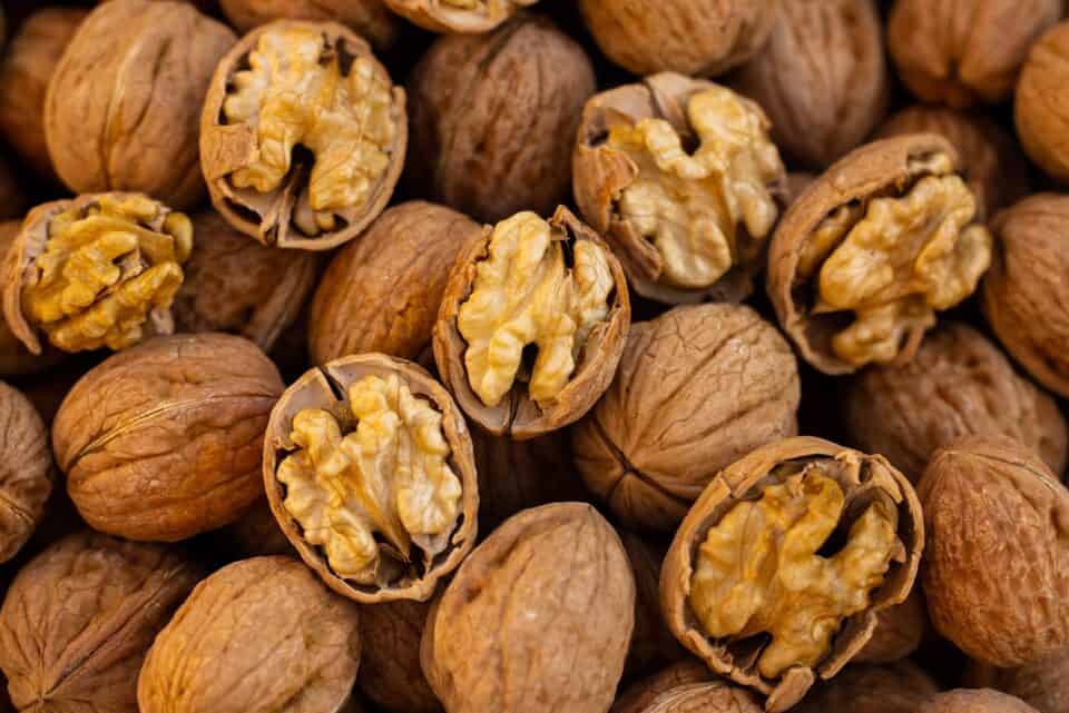 benefits of walnuts for females